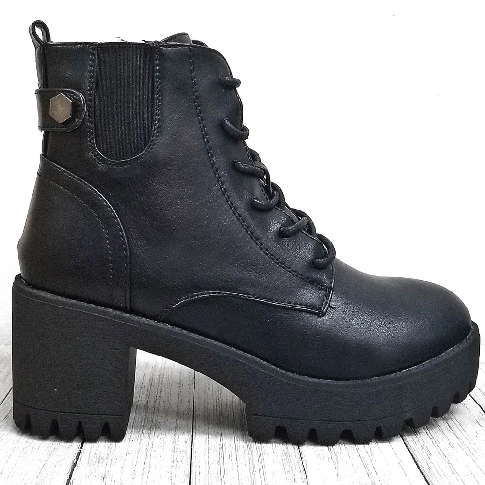New Black Lace Up Combat Lug Ankle Boots Booties - Picture 1 of 4